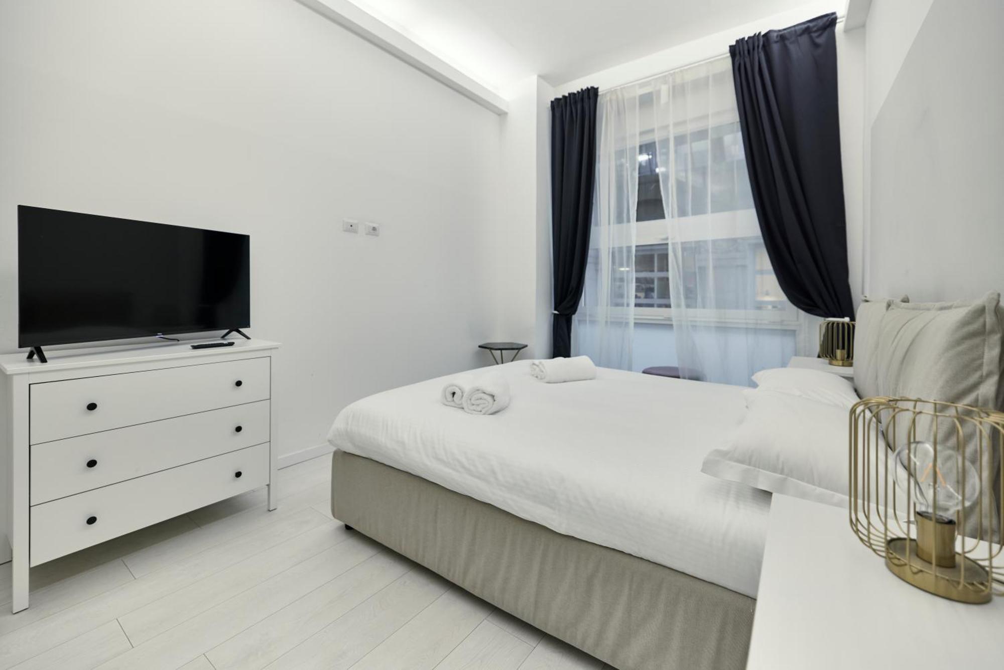 شقة Duomo View - 2 Min From Duomo Amazing Location ميلان المظهر الخارجي الصورة